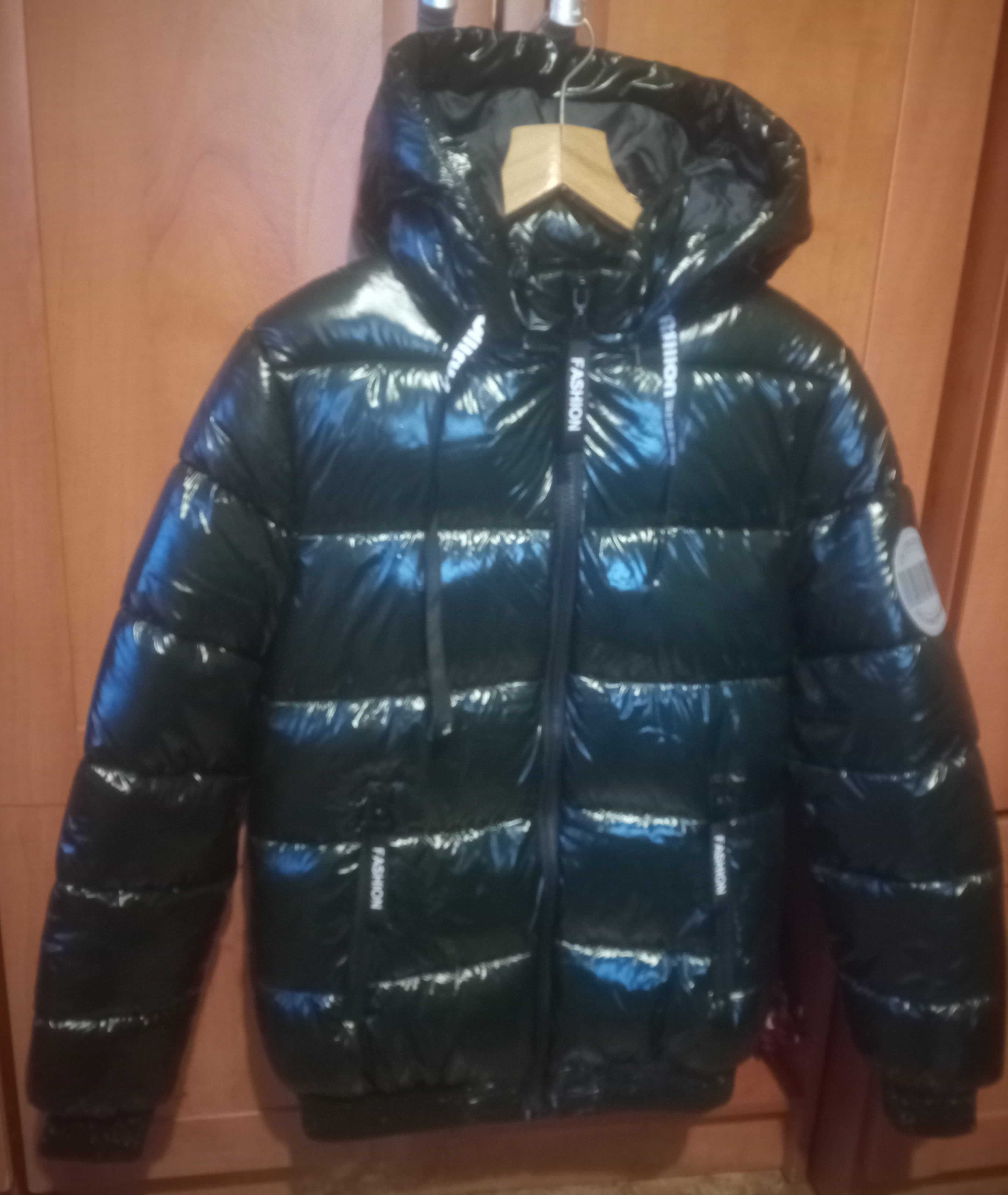 Kurtka zimowa z kapturem damska pikowana r.M/L butelkowa zieleń