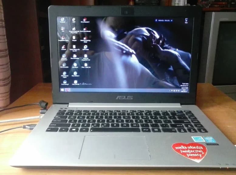 Laptop Asus 128GB SSD Core i3 LCD 14 ' Win8.1 + 17 filmów GRATIS !